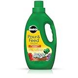 Miracle-Gro Pour & Feed Plant Food, Fertilizer Instantly Feeds Live Plants, For Outdoor & Indoor Plants in Containers, 32 oz.